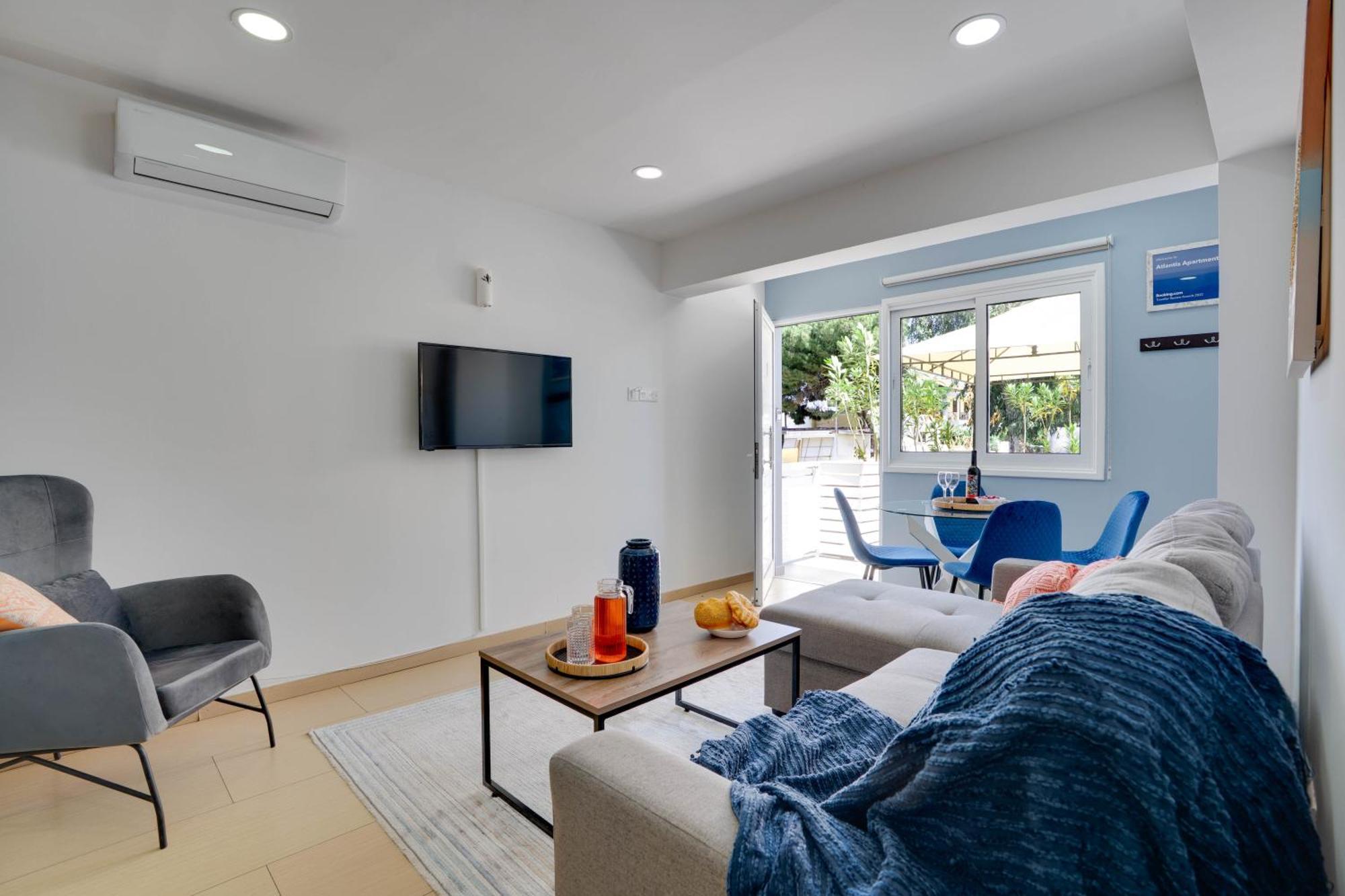 Atlantis Apartments 50M From Makenzy Seafront Λάρνακα Εξωτερικό φωτογραφία