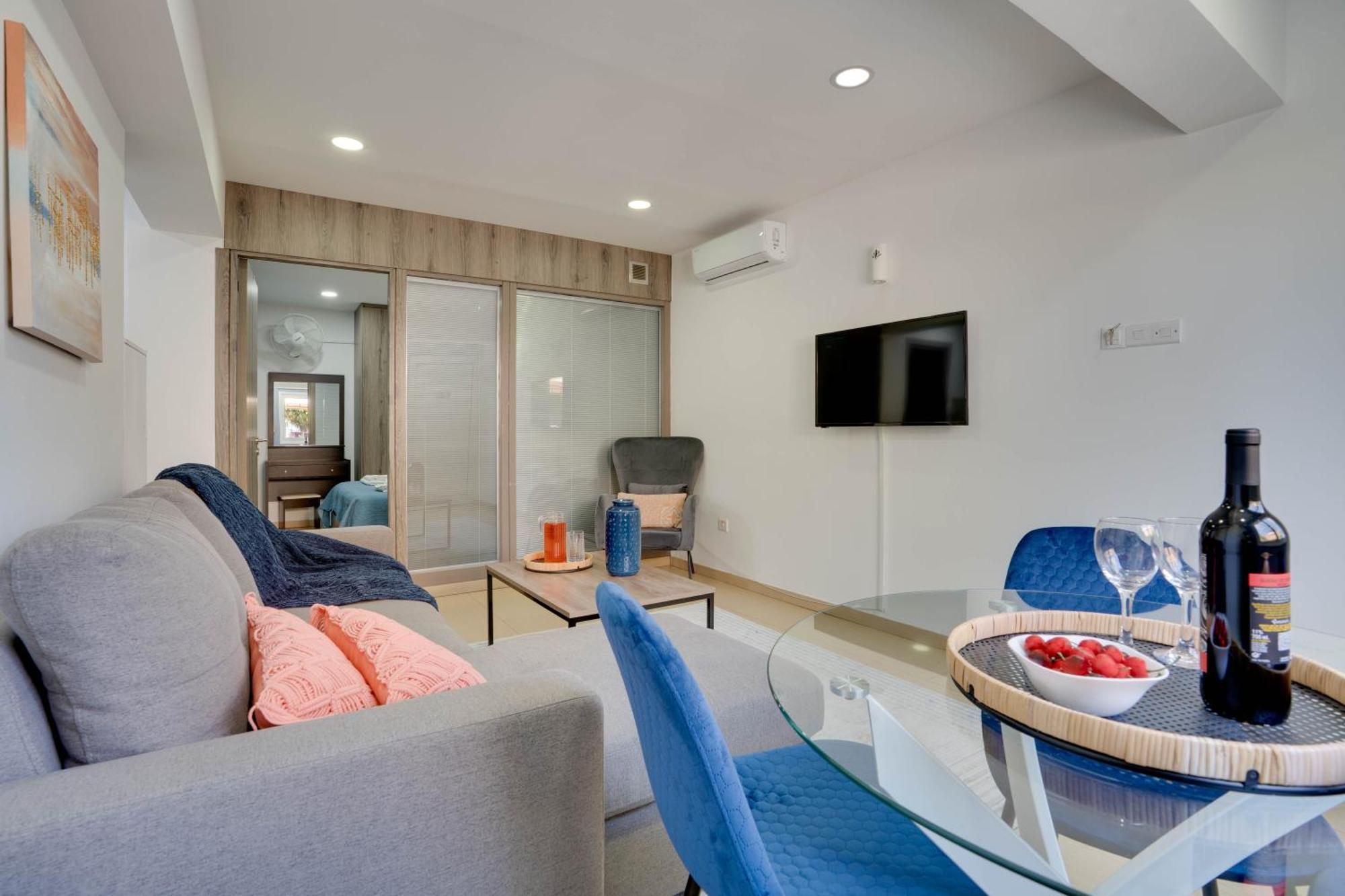 Atlantis Apartments 50M From Makenzy Seafront Λάρνακα Εξωτερικό φωτογραφία