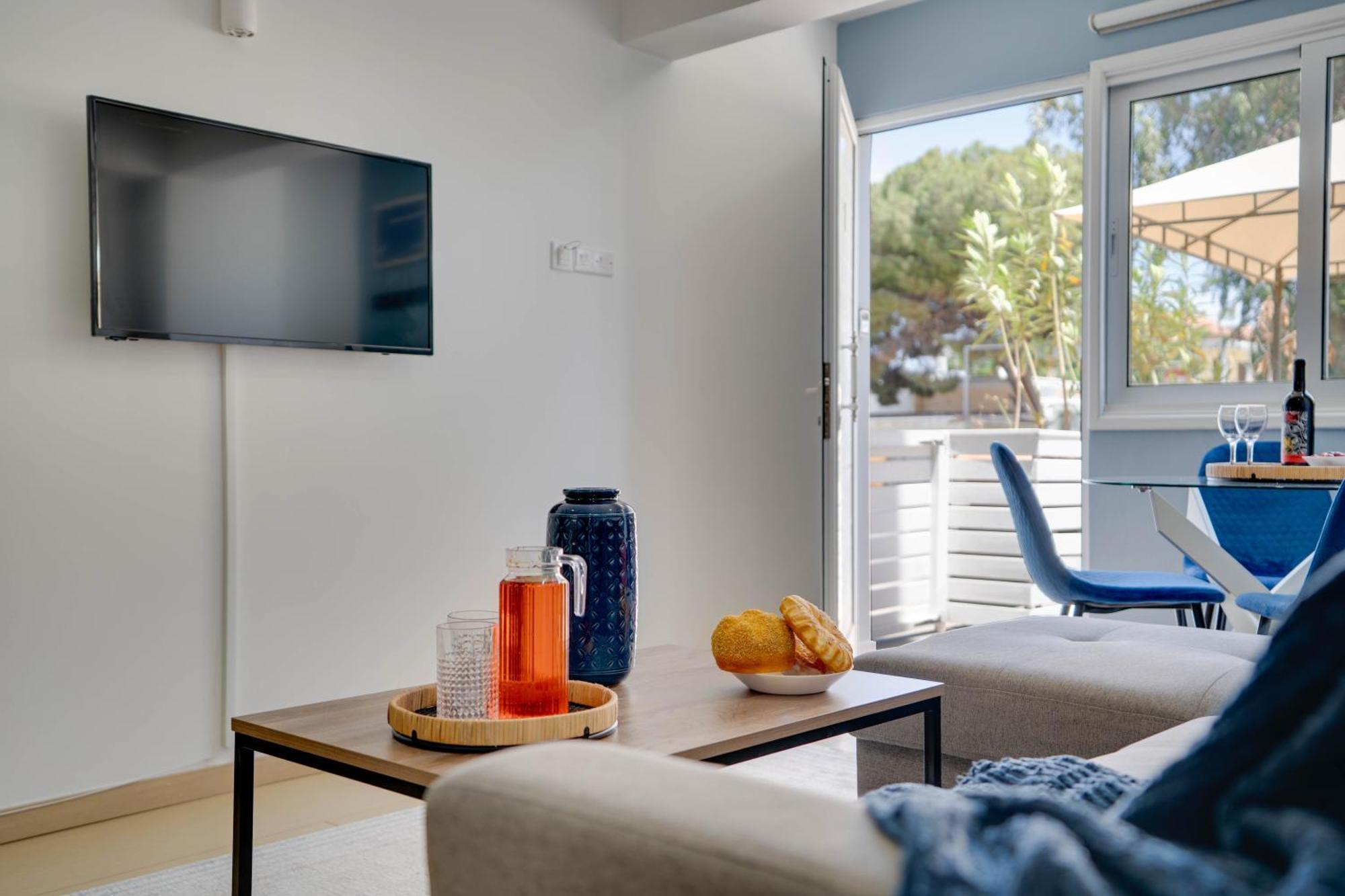 Atlantis Apartments 50M From Makenzy Seafront Λάρνακα Εξωτερικό φωτογραφία
