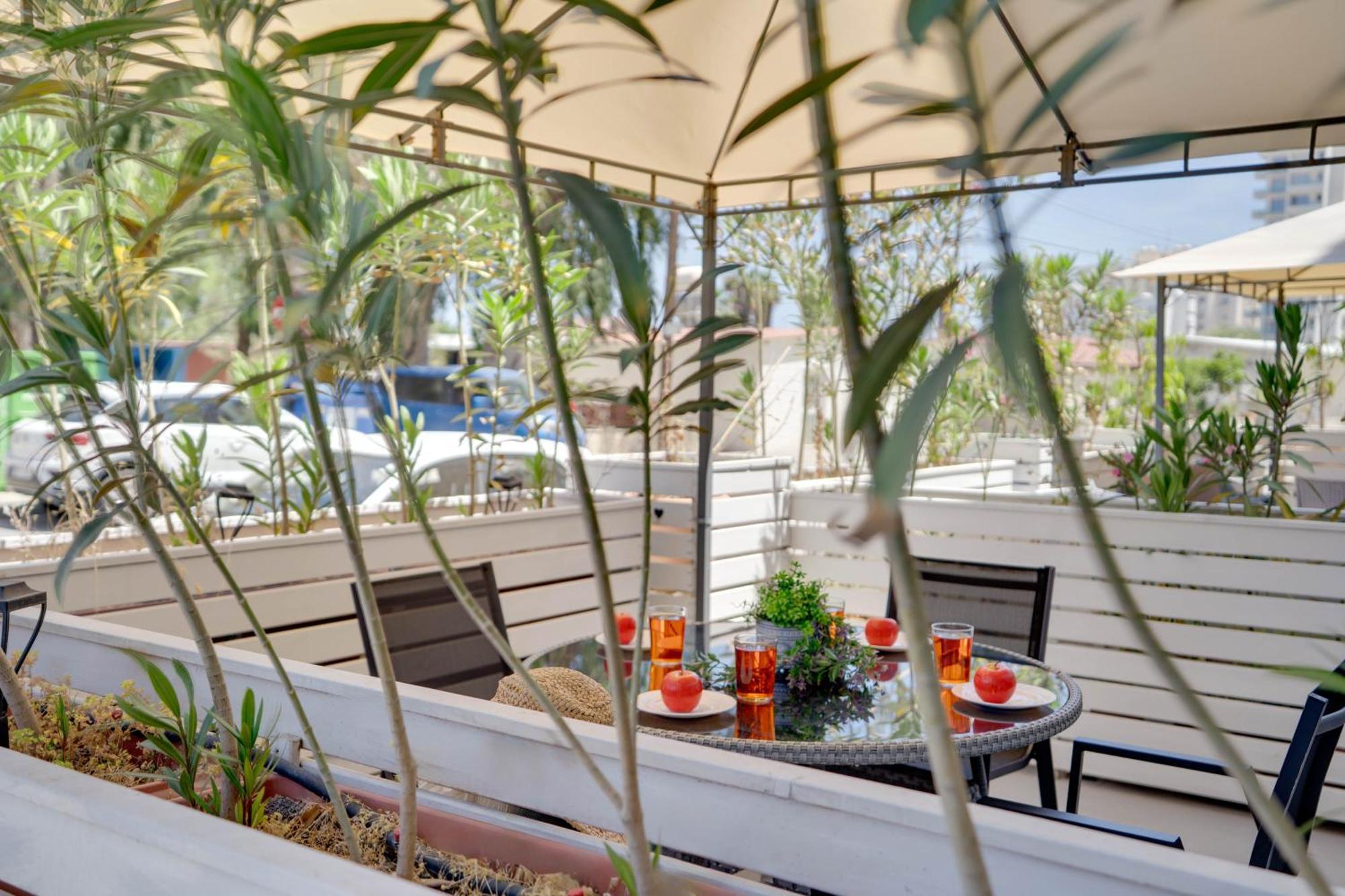 Atlantis Apartments 50M From Makenzy Seafront Λάρνακα Εξωτερικό φωτογραφία