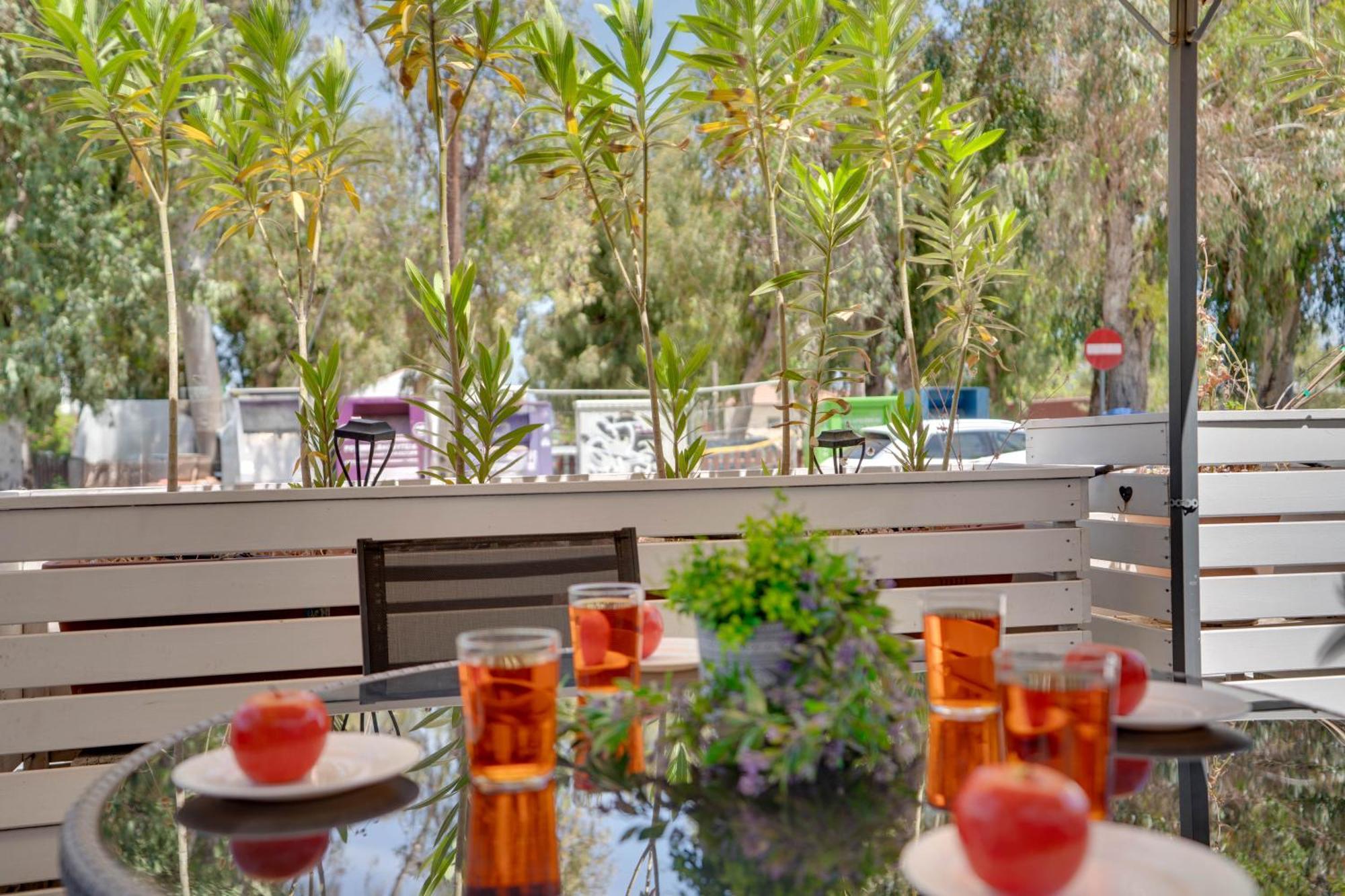 Atlantis Apartments 50M From Makenzy Seafront Λάρνακα Εξωτερικό φωτογραφία