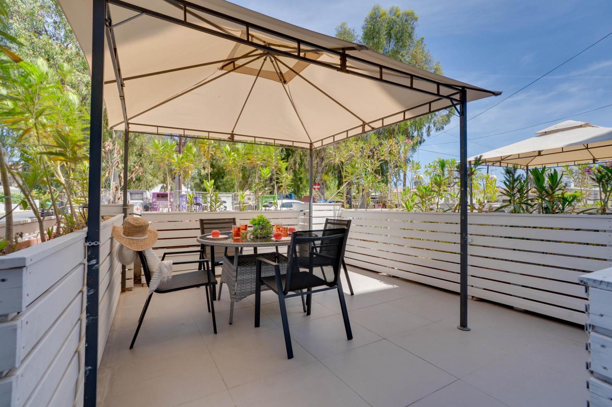 Atlantis Apartments 50M From Makenzy Seafront Λάρνακα Εξωτερικό φωτογραφία