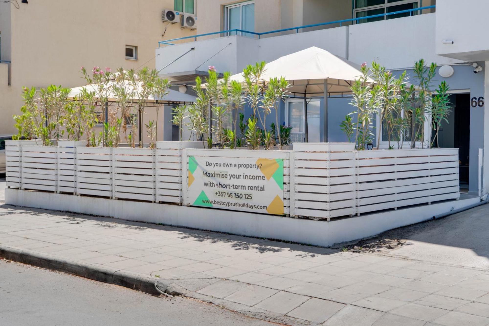 Atlantis Apartments 50M From Makenzy Seafront Λάρνακα Εξωτερικό φωτογραφία