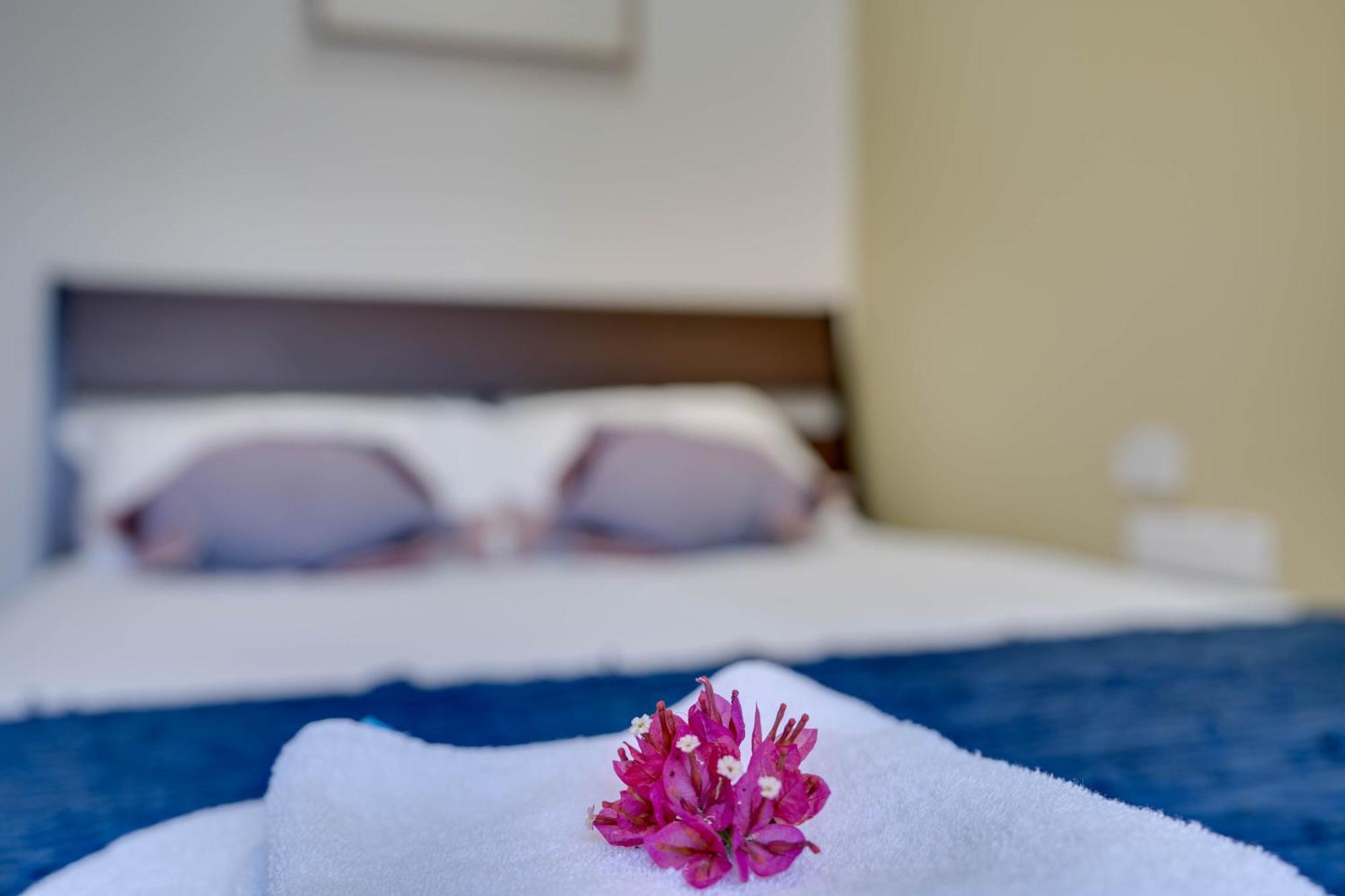 Atlantis Apartments 50M From Makenzy Seafront Λάρνακα Εξωτερικό φωτογραφία