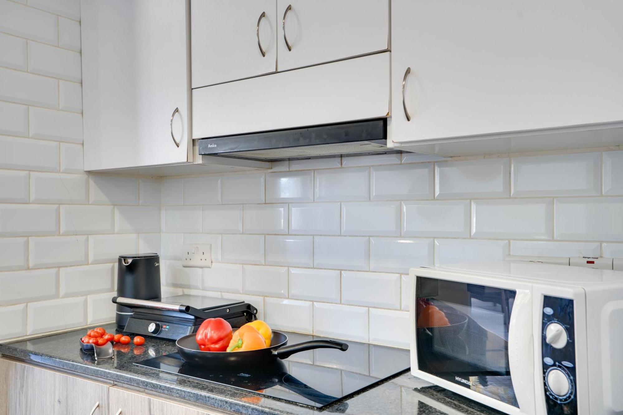 Atlantis Apartments 50M From Makenzy Seafront Λάρνακα Εξωτερικό φωτογραφία