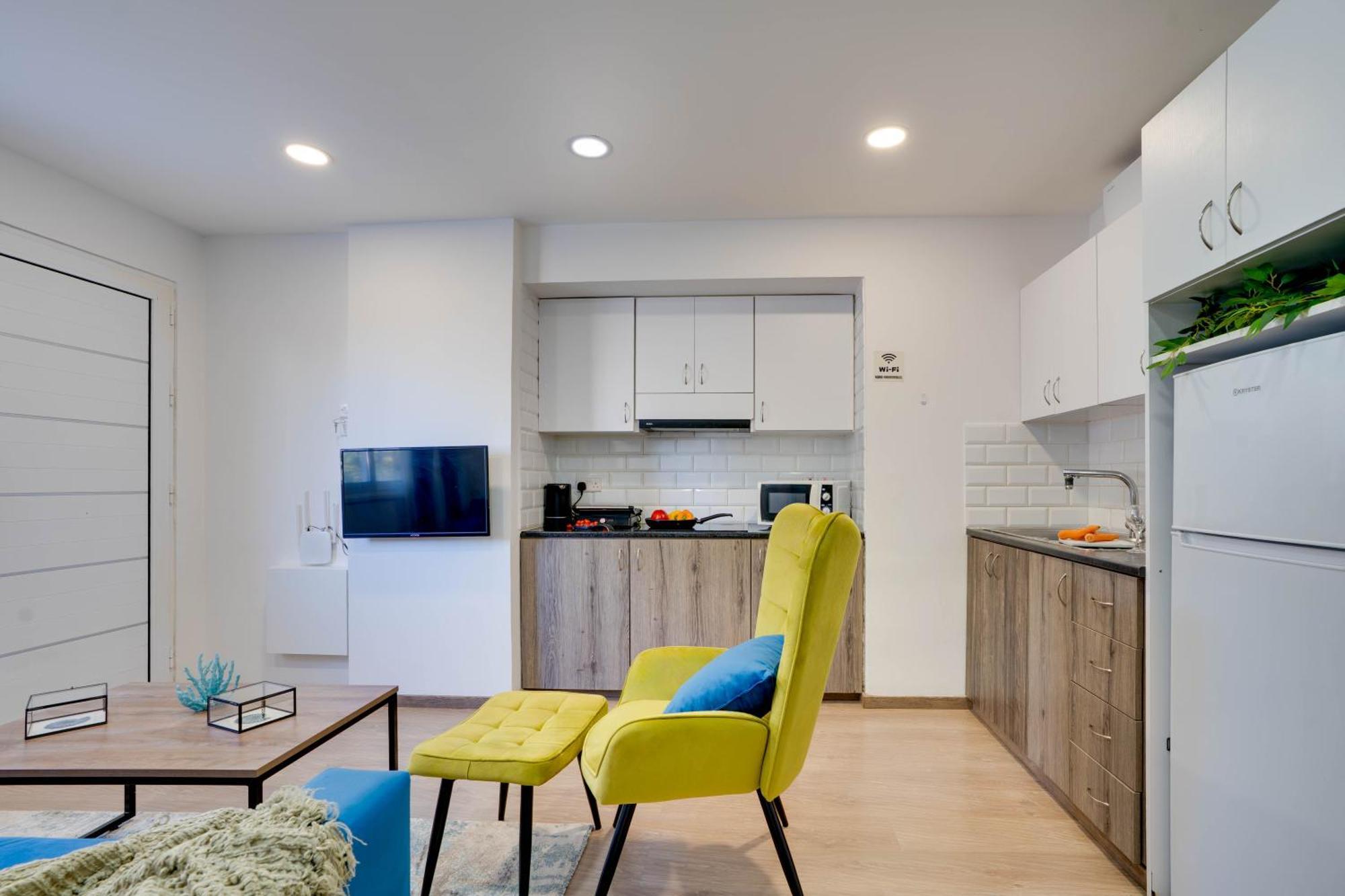 Atlantis Apartments 50M From Makenzy Seafront Λάρνακα Εξωτερικό φωτογραφία