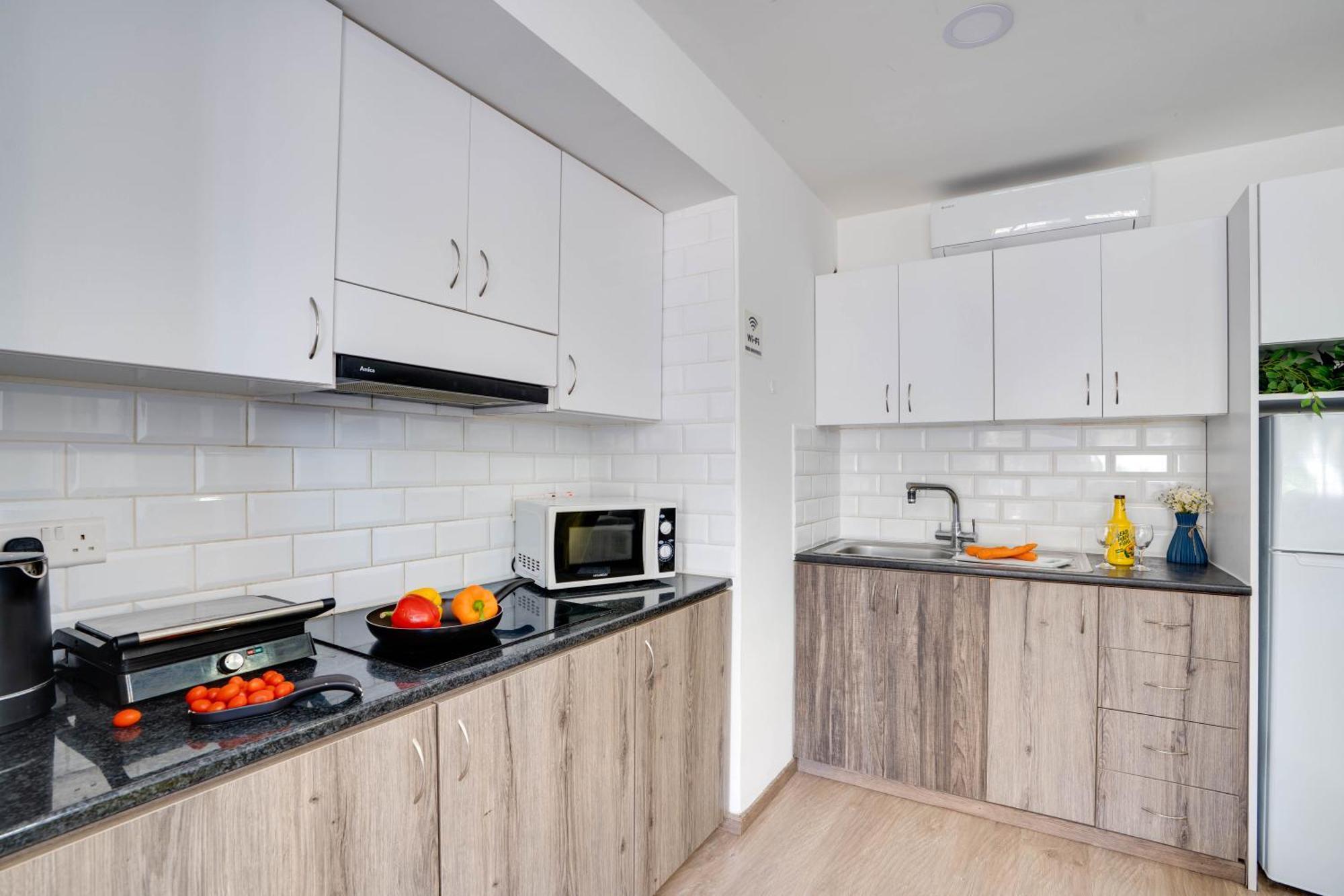 Atlantis Apartments 50M From Makenzy Seafront Λάρνακα Εξωτερικό φωτογραφία
