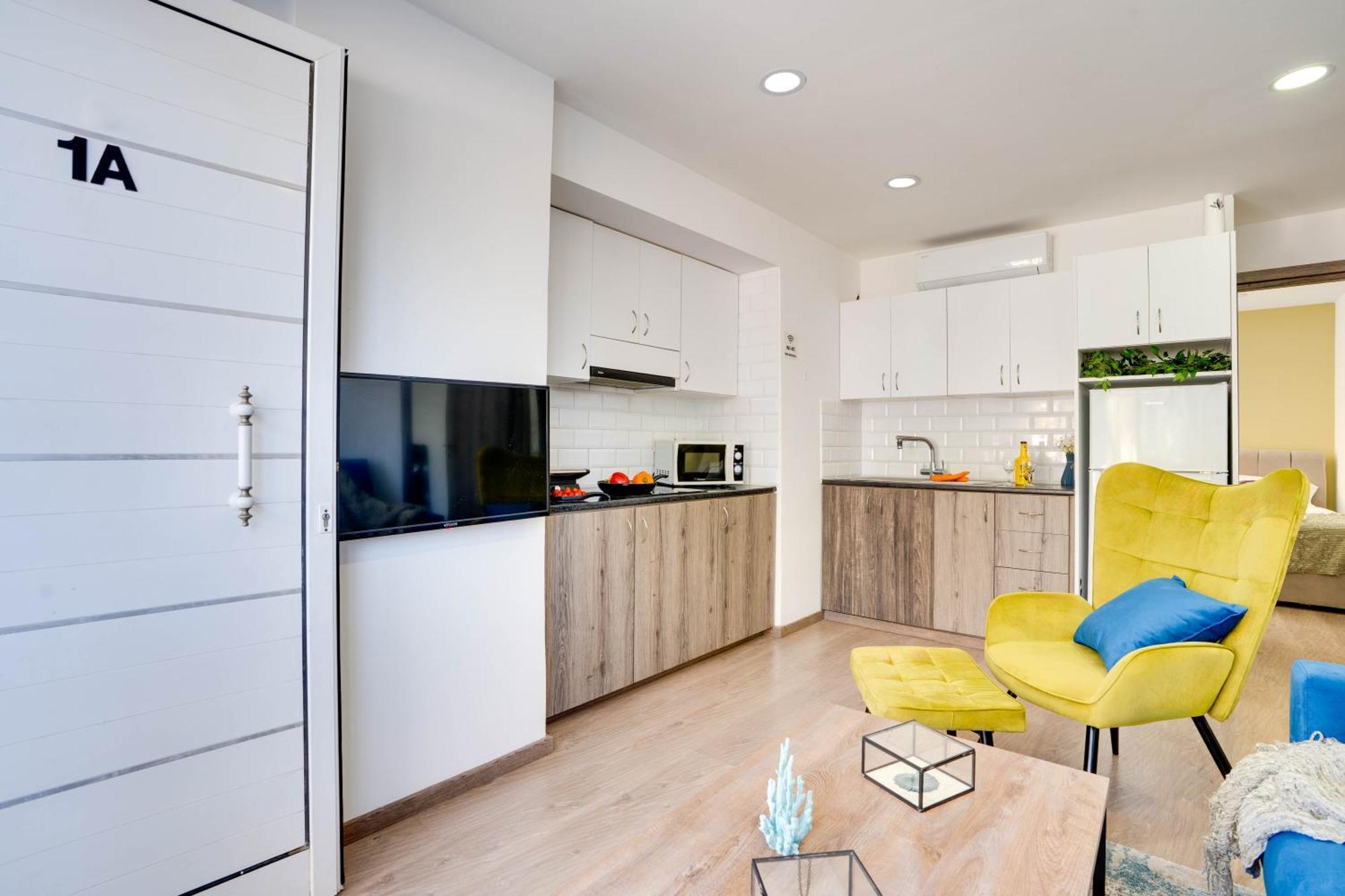 Atlantis Apartments 50M From Makenzy Seafront Λάρνακα Εξωτερικό φωτογραφία